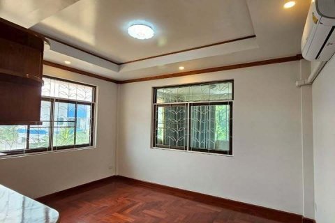 Дом в Бангкоке, Таиланд с 6 спальнями  № 162146 - фото 26