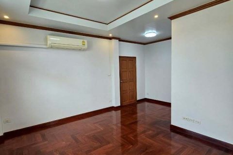 Дом в Бангкоке, Таиланд с 6 спальнями  № 162146 - фото 12