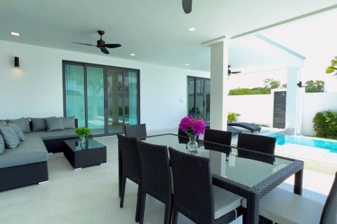 Вилла в Хуа Хине, Таиланд с 3 спальнями  № 154286 - фото 10