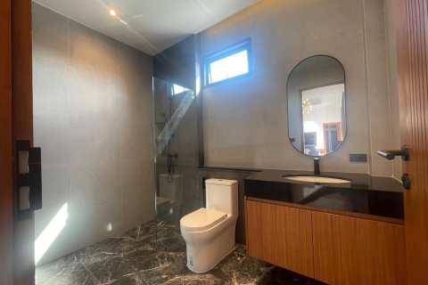 Villa in Phuket, Thailand 3 bedrooms № 154408 - photo 15