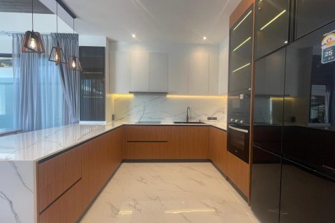 Villa in Phuket, Thailand 3 bedrooms № 154408 - photo 4