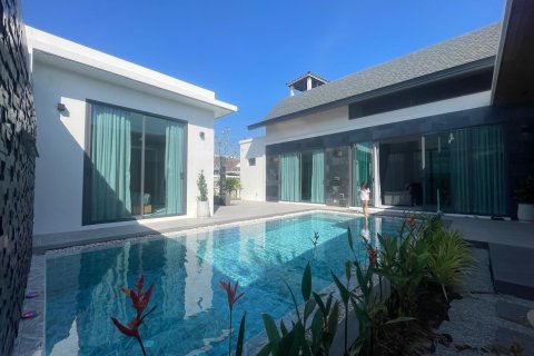 Villa in Phuket, Thailand 3 bedrooms № 154408 - photo 2