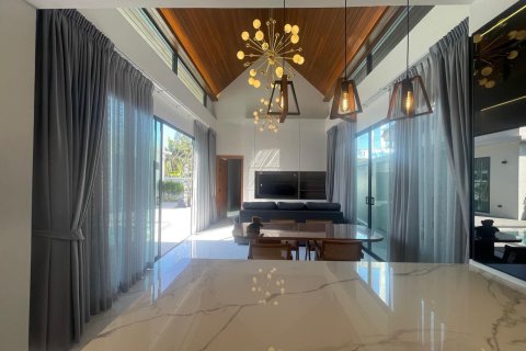 Villa in Phuket, Thailand 3 bedrooms № 154408 - photo 5