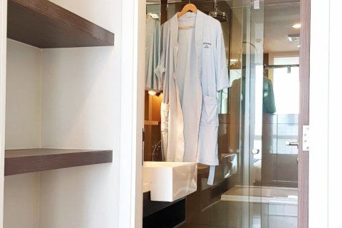 Studio dans le Condo à Watthana, Bangkok, Thaïlande  № 154405 - photo 11