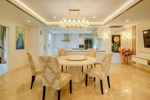 House in Chiang Mai, Thailand 6 bedrooms № 119991 - photo 15
