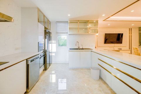 House in Chiang Mai, Thailand 6 bedrooms № 119991 - photo 19
