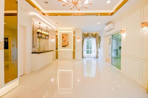 House in Chiang Mai, Thailand 6 bedrooms № 119991 - photo 26
