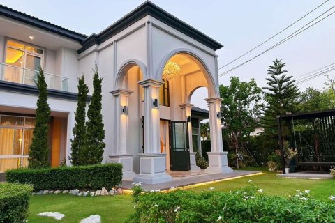 House in Chiang Mai, Thailand 6 bedrooms № 119991 - photo 3