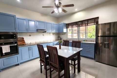 Вилла в Хуа Хине, Таиланд с 4 спальнями  № 151220 - фото 24