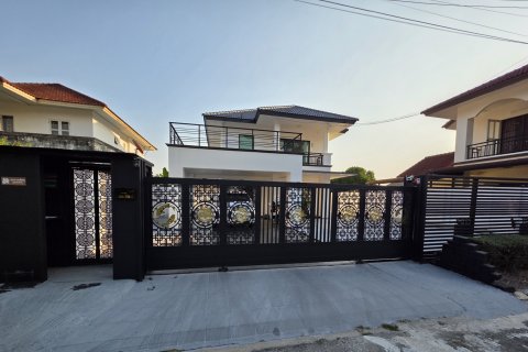 Villa in Ban Chang, Thailand 3 bedrooms № 155813 - photo 1