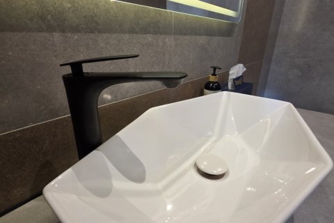 Villa in Ban Chang, Thailand 3 bedrooms № 155813 - photo 16