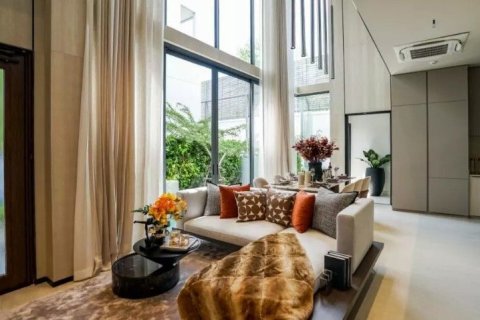 House in Huai Khwang, Bangkok, Thailand 3 bedrooms № 163482 - photo 2