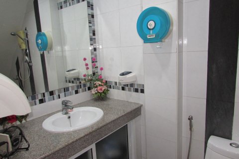 Townhouse in Pattaya, Thailand 5 bedrooms № 163480 - photo 13