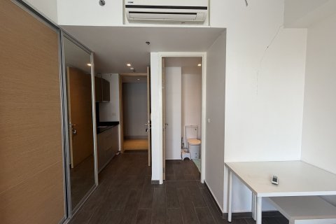 Студия в кондо в Клонг Тоэй, Бангкок, Таиланд № 163479 - фото 3