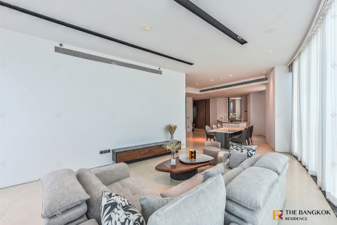 Condo in Bangkok, Thailand, 2 bedrooms № 209896 - photo 2