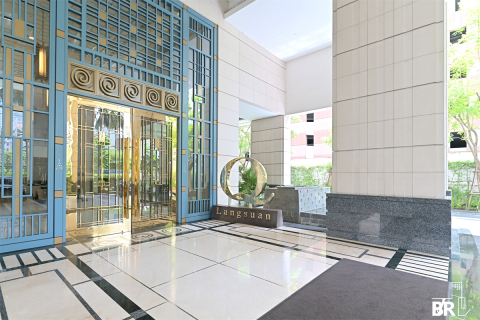 Condo in Bangkok, Thailand, 2 bedrooms № 209891 - photo 7