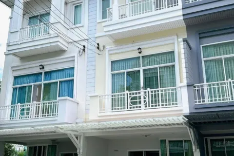 Townhouse in Prawet, Bangkok, Thailand 3 bedrooms № 163497