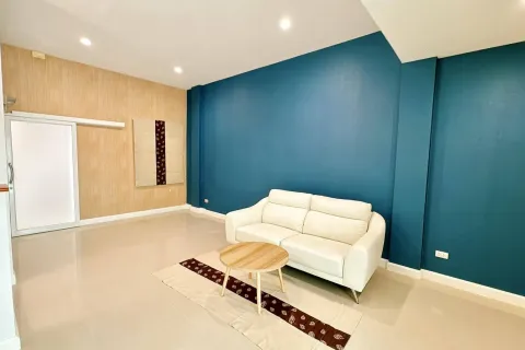 Townhouse in Prawet, Bangkok, Thailand 3 bedrooms № 163497 - photo 2