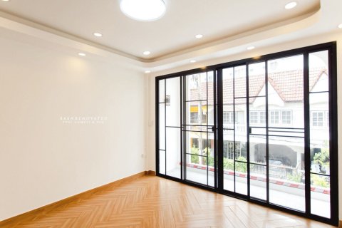 Таунхаус в Бангкоке, Таиланд с 4 спальнями  № 158392 - фото 18