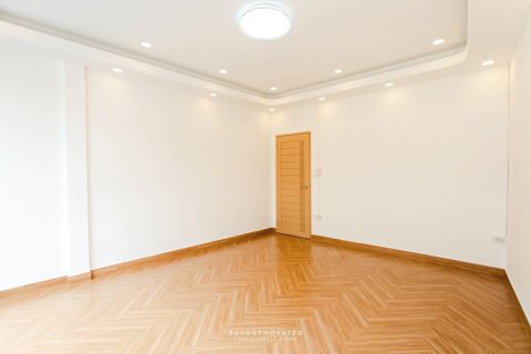 Таунхаус в Бангкоке, Таиланд с 4 спальнями  № 158392 - фото 11