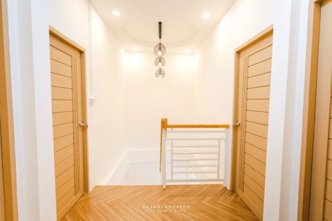 Таунхаус в Бангкоке, Таиланд с 4 спальнями  № 158392 - фото 13