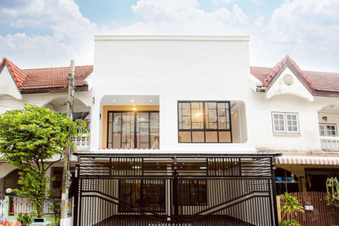 Таунхаус в Бангкоке, Таиланд с 4 спальнями  № 158392