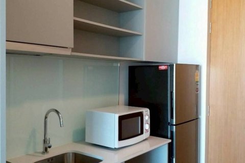 Студия в кондо в Банг Раке, Бангкок, Таиланд № 158391 - фото 8