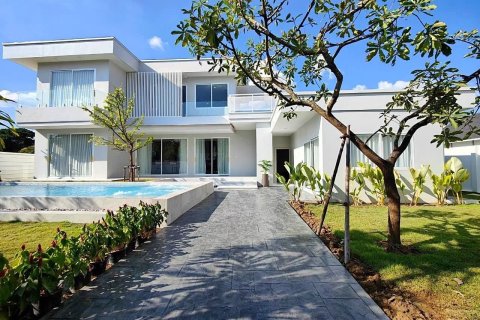 Villa in Chiang Mai, Thailand 6 bedrooms № 155358 - photo 2