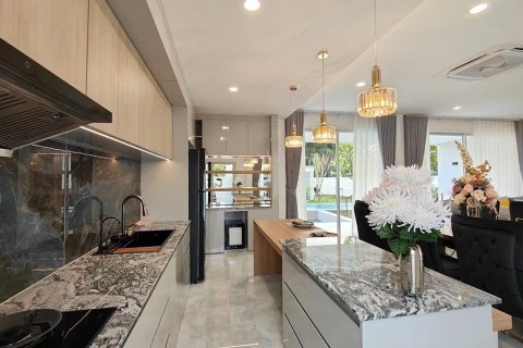 Villa in Chiang Mai, Thailand 6 bedrooms № 155358 - photo 9