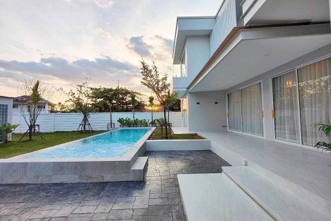 Villa in Chiang Mai, Thailand 6 bedrooms № 155358 - photo 3