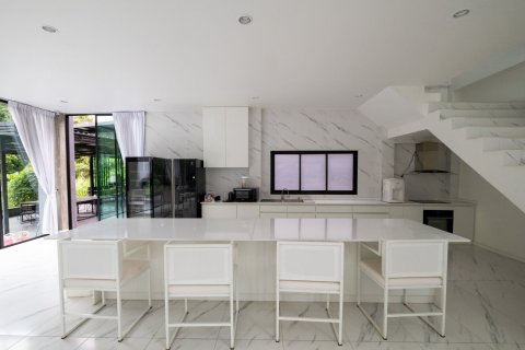 House in Chiang Mai, Thailand 7 bedrooms № 155354 - photo 9