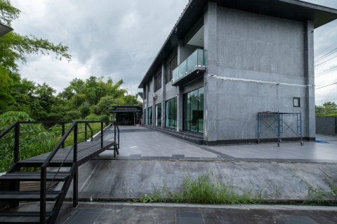 House in Chiang Mai, Thailand 7 bedrooms № 155354 - photo 1