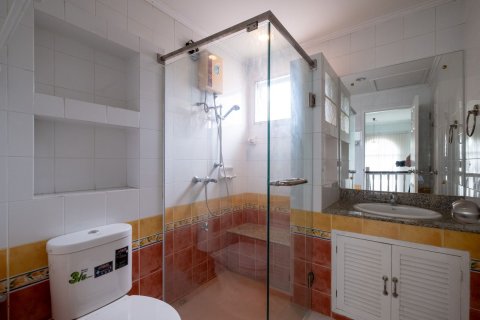 House in Chiang Mai, Thailand 4 bedrooms № 155357 - photo 16