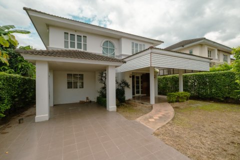 House in Chiang Mai, Thailand 4 bedrooms № 155357 - photo 2