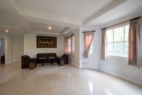 House in Chiang Mai, Thailand 4 bedrooms № 155357 - photo 4