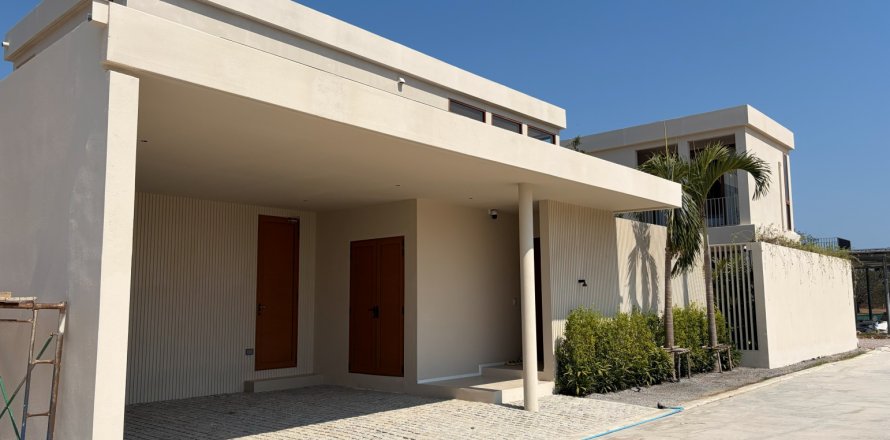 Villa in Hua Hin, Thailand 5 bedrooms № 165201