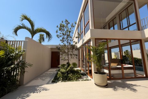 Villa in Hua Hin, Thailand 5 bedrooms № 165201 - photo 17