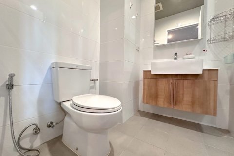 Студия в кондо в Ваттхане, Бангкок, Таиланд № 147928 - фото 17