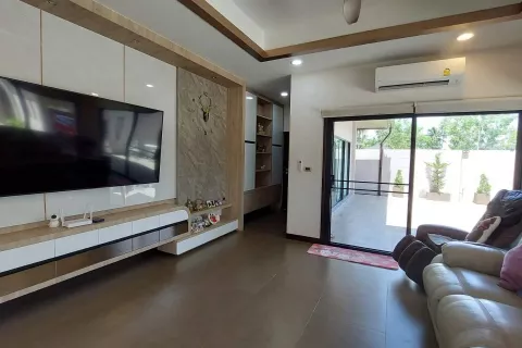 House in Pattaya, Thailand 3 bedrooms № 138002 - photo 2