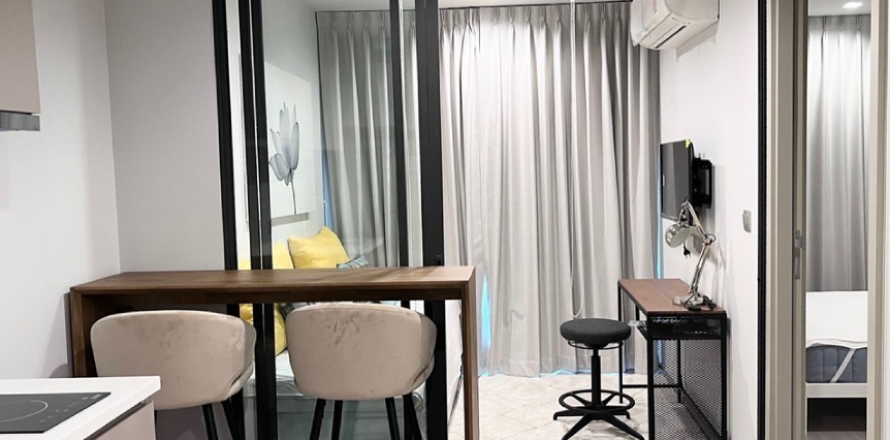 Studio in the Condo in Chatuchak, Bangkok, Thailand  № 154330