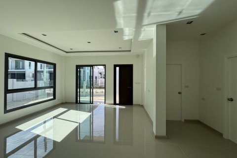 Villa in Pattaya, Thailand 4 bedrooms № 150958 - photo 8