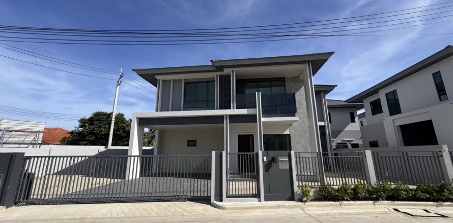 Villa in Pattaya, Thailand 4 bedrooms № 150958