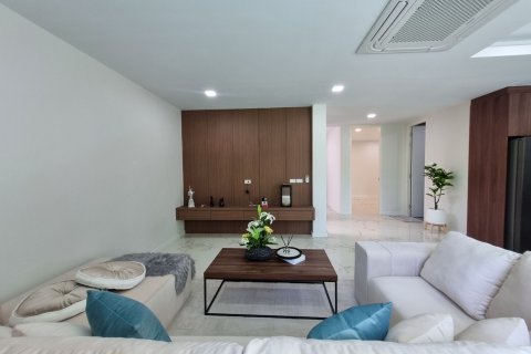 Villa in Pattaya, Thailand 5 bedrooms № 150961 - photo 9