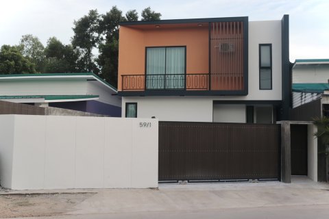 Villa in Pattaya, Thailand 5 bedrooms № 150961 - photo 1