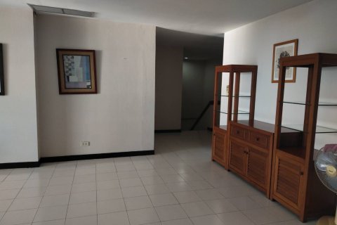 Condo in Pattaya, Thailand, 3 bedrooms  № 151682 - photo 11