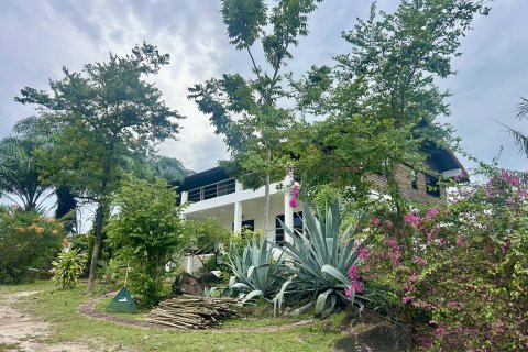 Villa in Ko Samui, Thailand 4 bedrooms № 151686 - photo 1