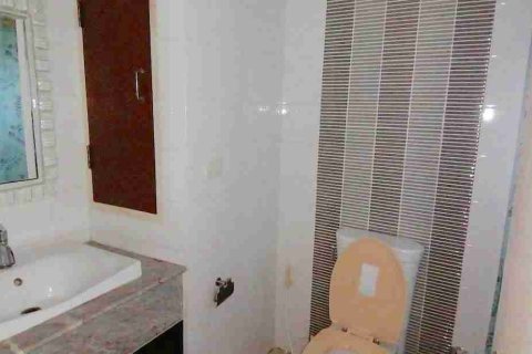 Condo in Bangkok, Thailand, 2 bedrooms № 183336 - photo 7