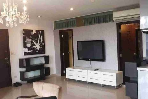 Condo in Bangkok, Thailand, 2 bedrooms № 183337 - photo 4