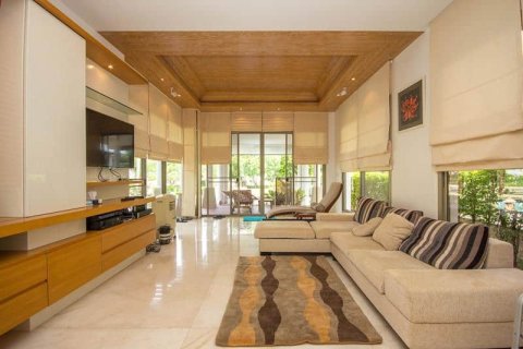 Villa in Hua Hin, Thailand 3 bedrooms № 168477 - photo 6