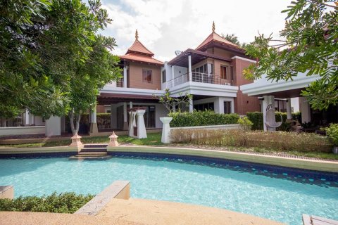 Villa in Hua Hin, Thailand 3 bedrooms № 168477
